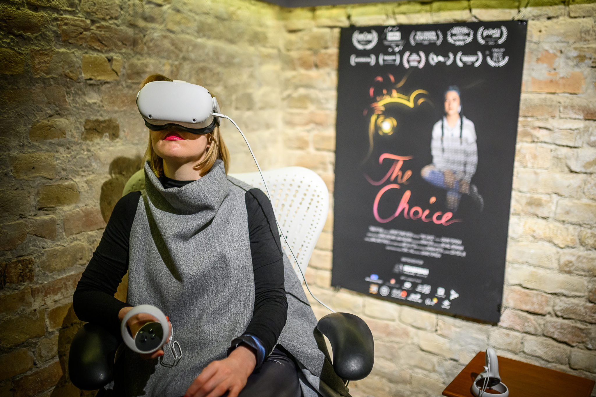 woman watching the Choice, a VR film